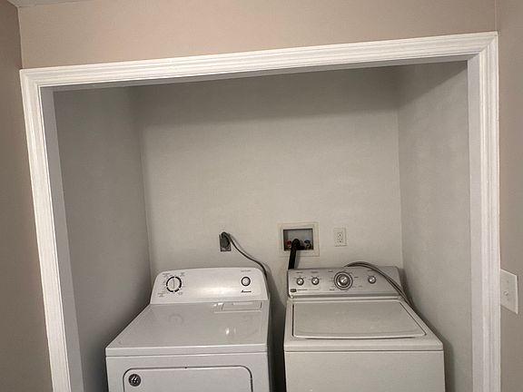 5th image of 138 Pawling Ave #138