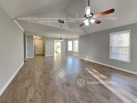 3rd image of 450 Leigh Kay Dr