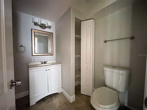 5th image of 4782 Drummond Ln