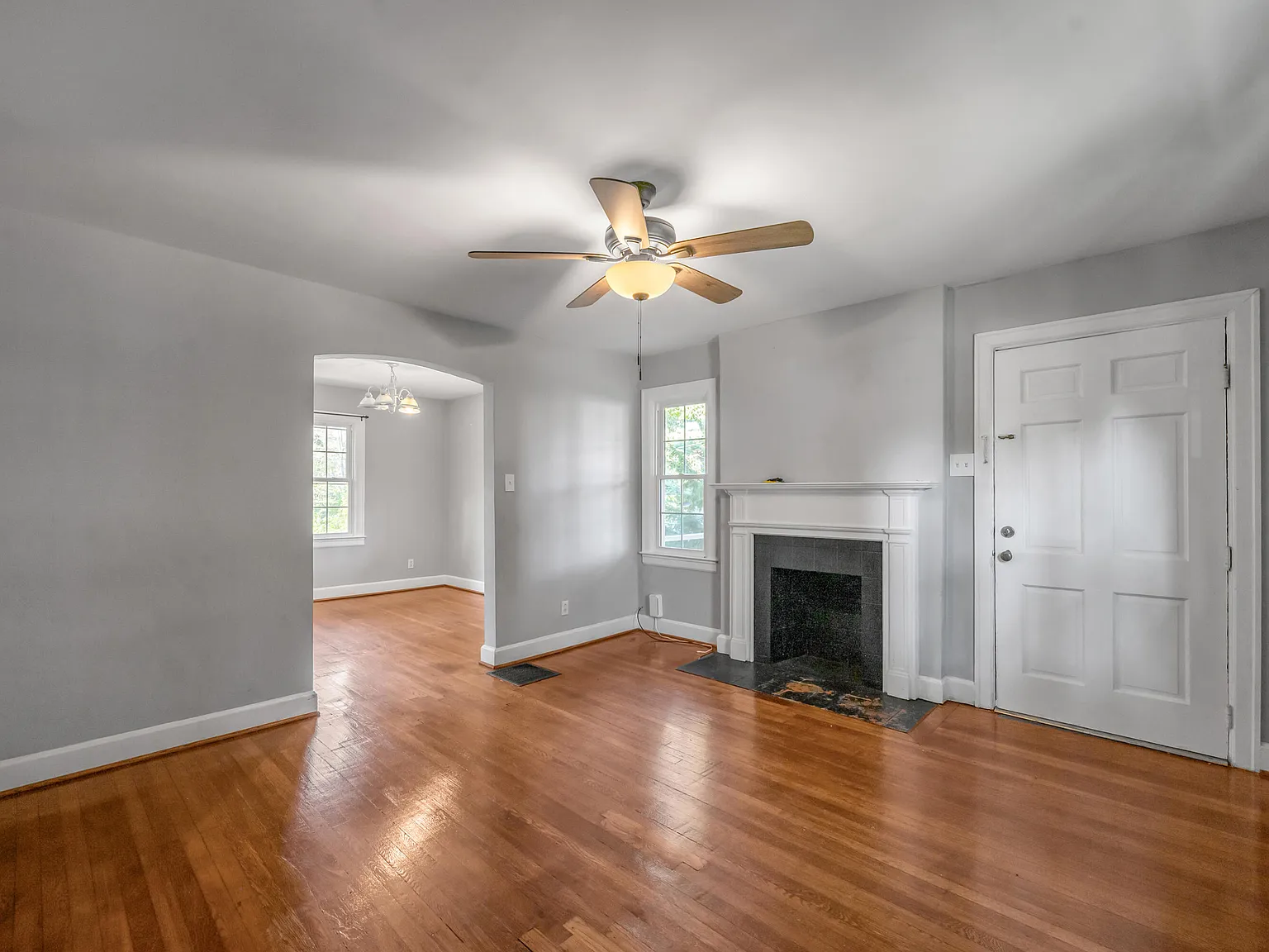 2 bed, 1.0 bath, 950 sqft, $1,500 — Photo 2