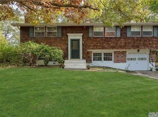 60 Arrowhead Ln, East Setauket, NY 11733
