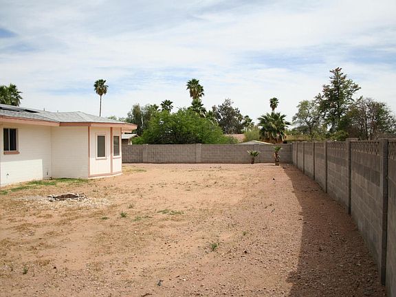2nd image of 1149 E Delano Dr