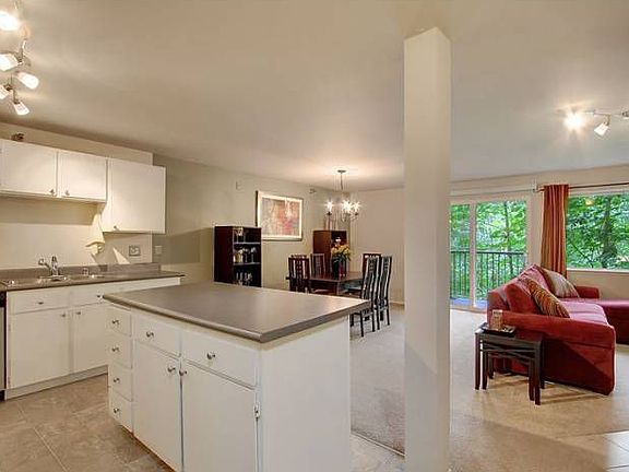 Kitchen Includes Center I