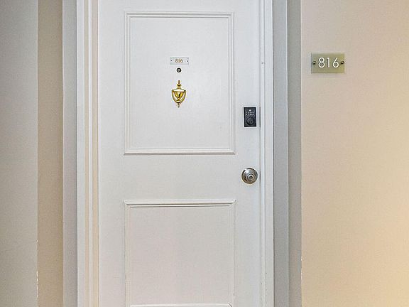 2nd image of 5601 Collins Avenue #816