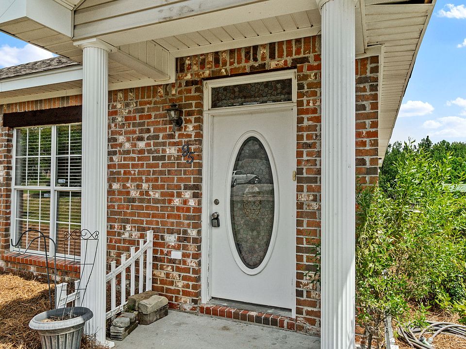 95 Hawthorne Dr (Unit 1)