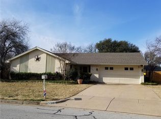 7708 Pinehurst Dr W, Fort Worth, TX 76134