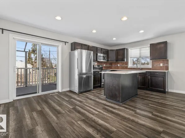 15805 104th Ave NW, Edmonton, AB T5P 2Y3