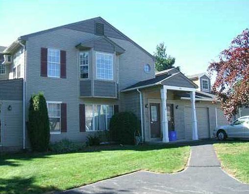 1st image of 18 Pond Ct #C