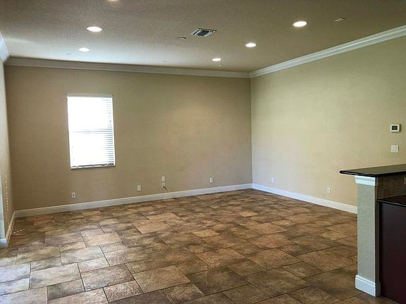 4th image of 336 SW Sun Cir