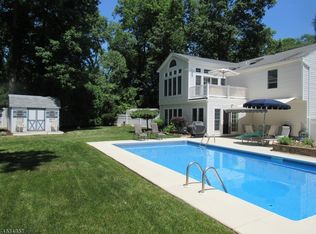 306 Lows Hollow Rd, Stewartsville, NJ 08886