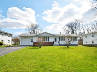 112 Ridgelea Ct, Rochester, NY 14615