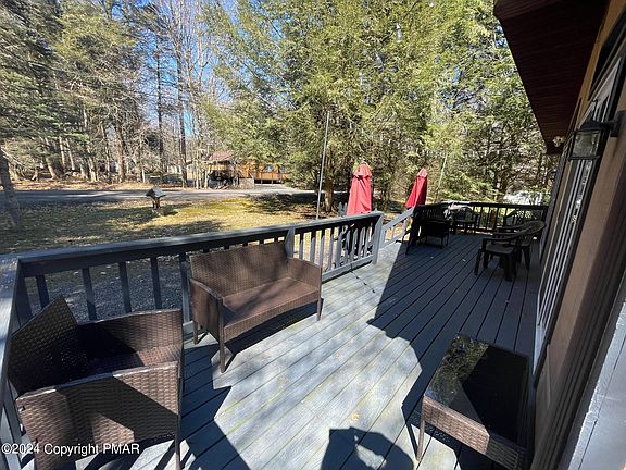 3rd image of 33 Breezewood Dr