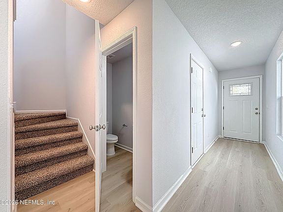 5th image of 1323 EVERGREEN Avenue
