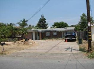 1077 Aloha Dr, Encinitas, CA 92024