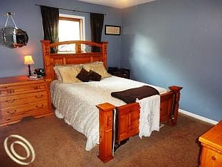 4th image of 4865 Lindholm Dr