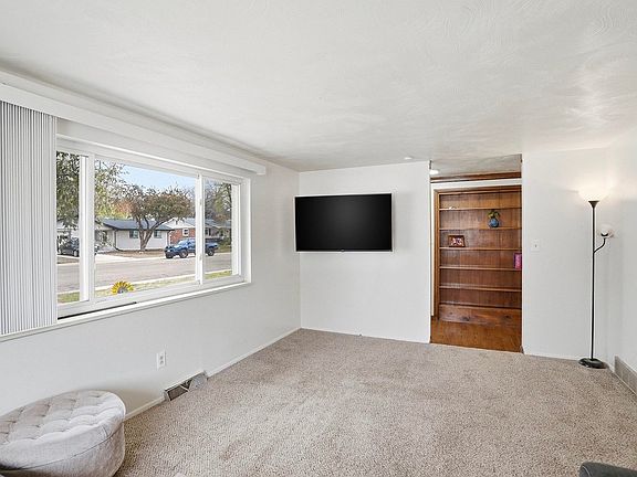 3rd image of 1119 Bross St