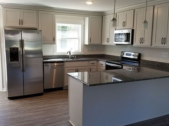 3rd image of 1903 Westover Hills Blvd