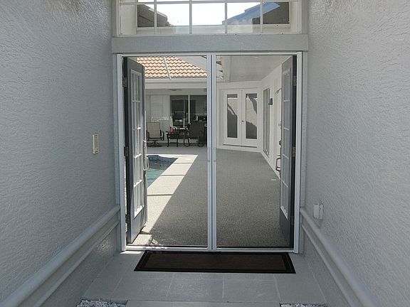 3rd image of 189 Valencia Lakes Dr