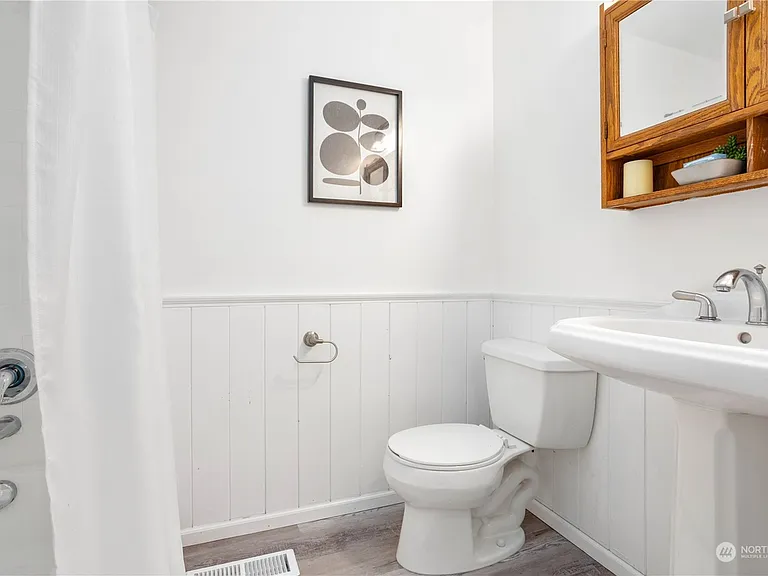 475 Barnes Rd — Photo 11