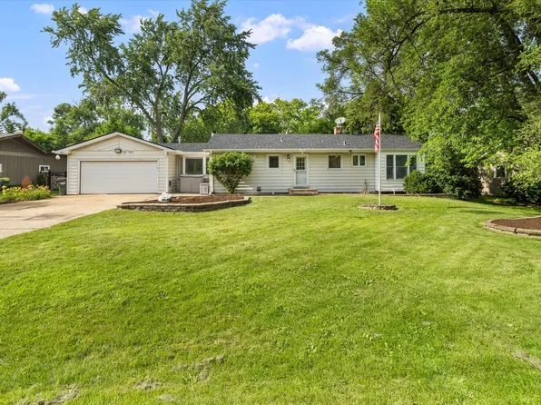 23W500 Burdette Ave, Carol Stream, IL 60188