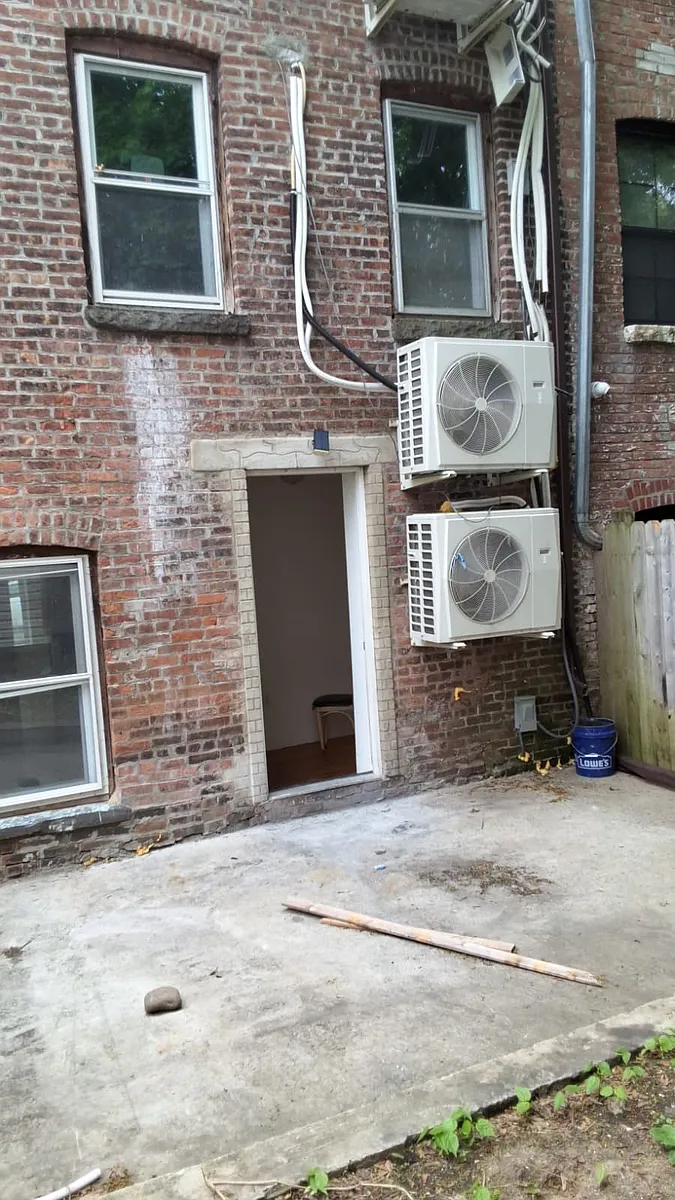 Building Photo - 141 William St #1