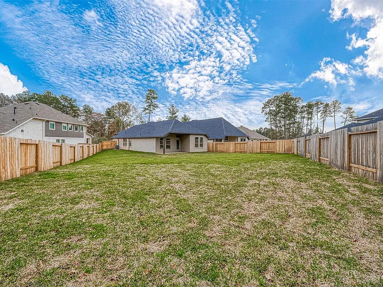 213 McCrea Ct — Photo 46