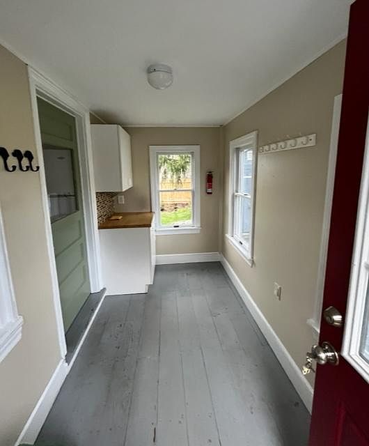Side entry breezeway/ mudroom