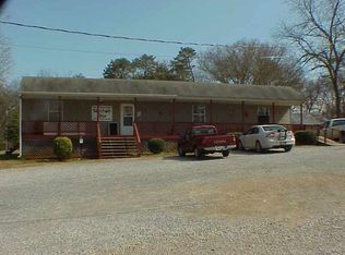 121 Poplar St, Benton, TN 37307