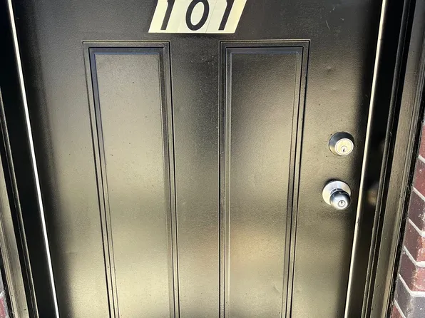 2126 Gerritsen Avenue image 3 of 23