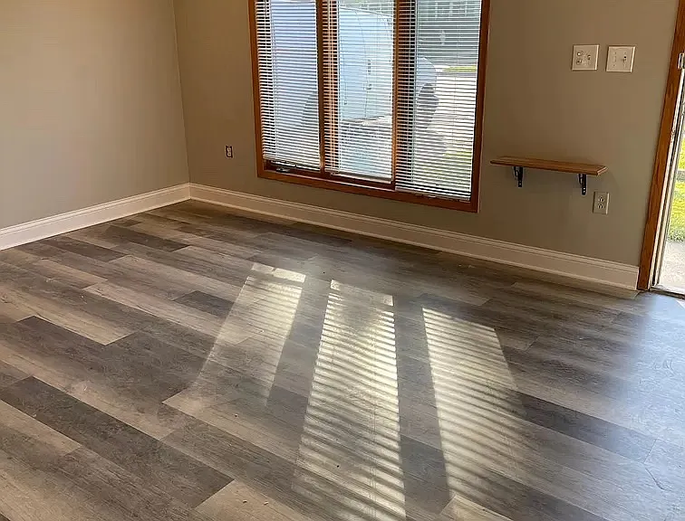 726 Lincoln Ave — Photo 2
