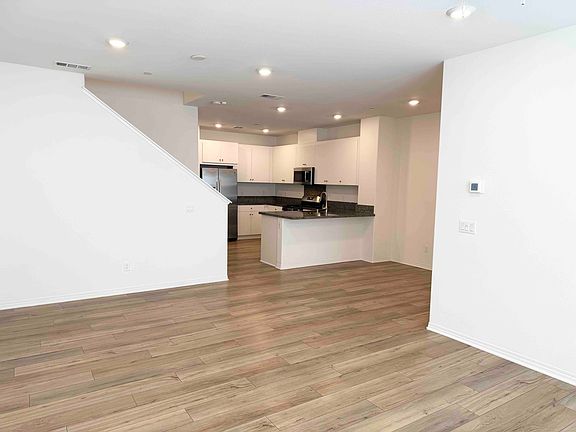 5th image of 15976 Lasselle St #3