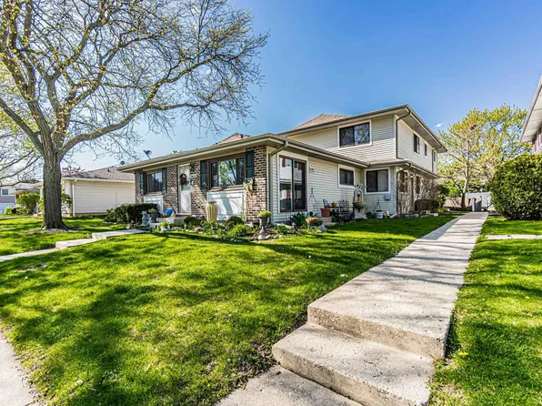 29W600 Winchester Cir N Unit 2, Warrenville, IL 60555