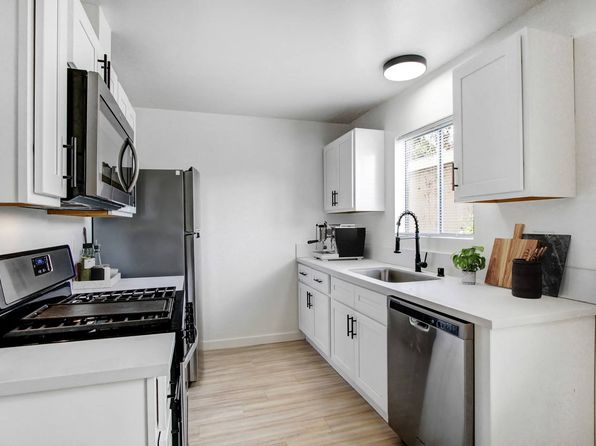 3098 Channel Dr #211