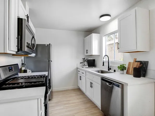 Casa De Ventura, 3098 Channel Dr Unit 206, Ventura, CA 93003