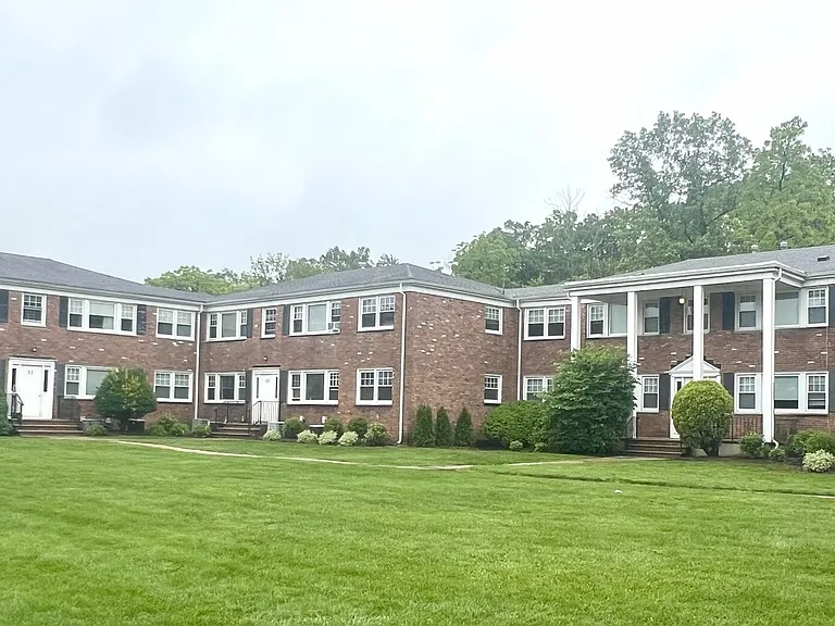 Jefferson Apartments — Photo 14