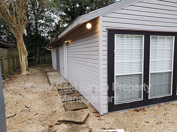 2nd image of 509-1 Fox Run Dr