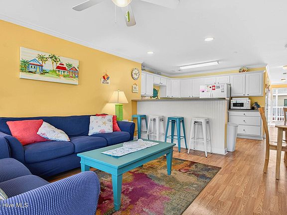 3rd image of 105 SE 58th Street #8102