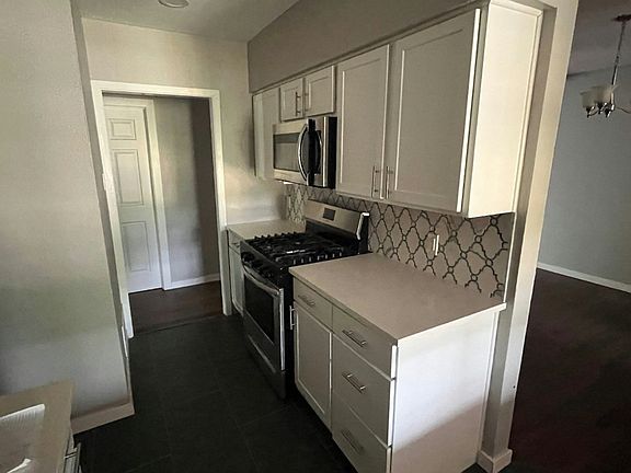 5th image of 3250 Highland Woods Cir