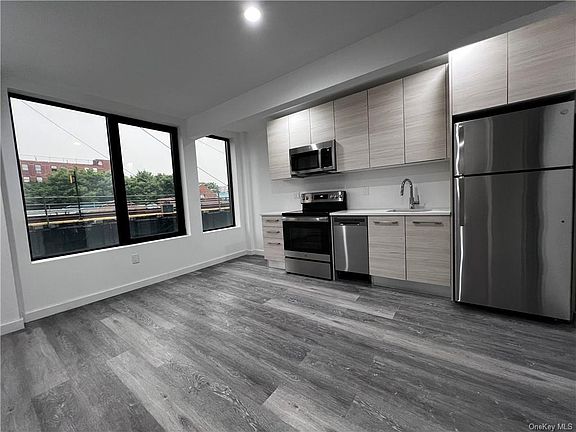 2nd image of 1462 Southern Blvd #3B