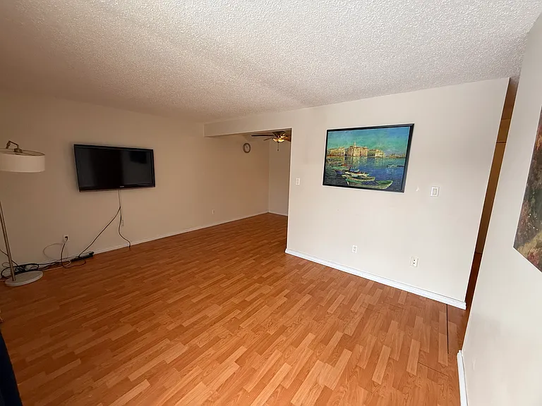 14 31st Ave NW — Photo 3