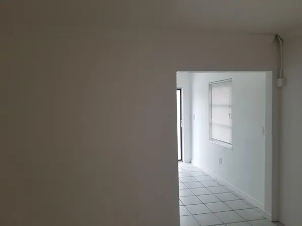 669 SW 37th Ave APT 206, Miami, FL 33135
