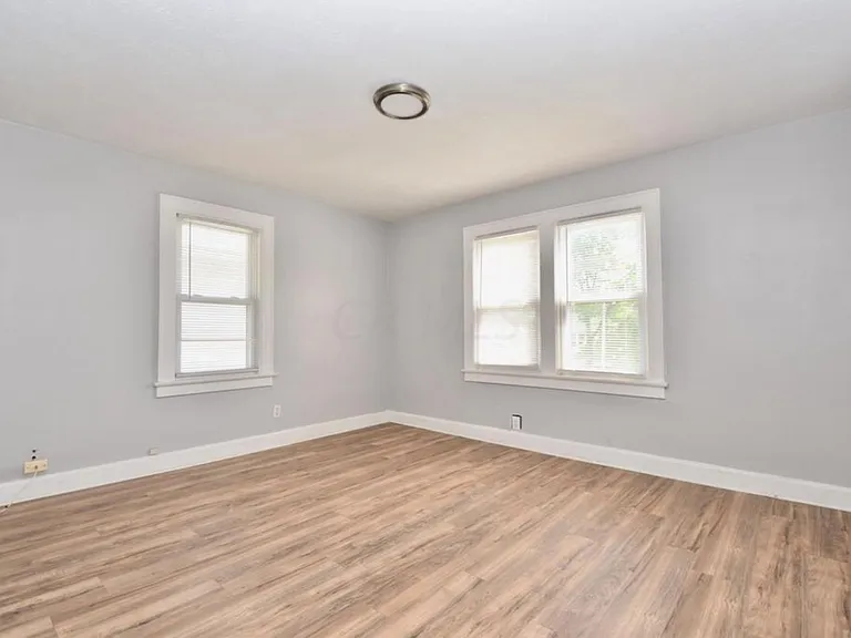 1167 Linwood Ave — Photo 12