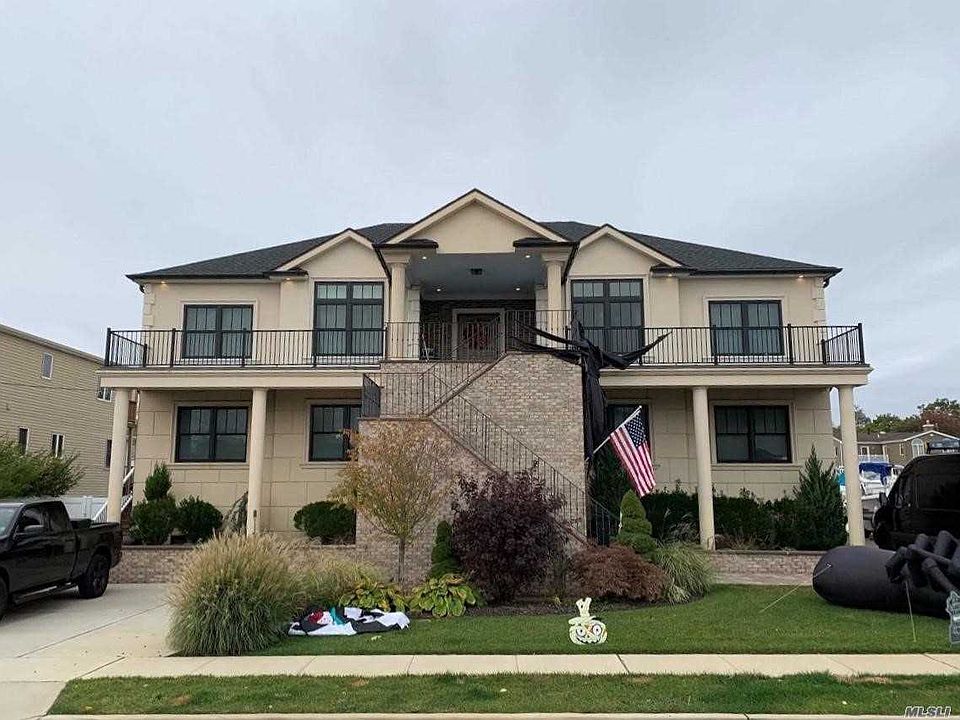1st image of 2394 Narraganset Ave