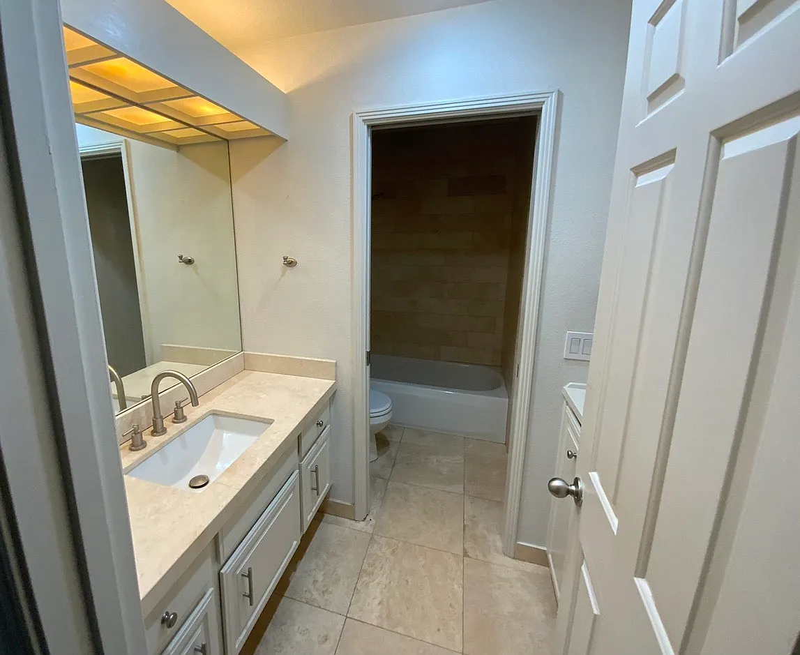 2 bed, 2.5 bath, 1405 sqft, $2,250 — Photo 3