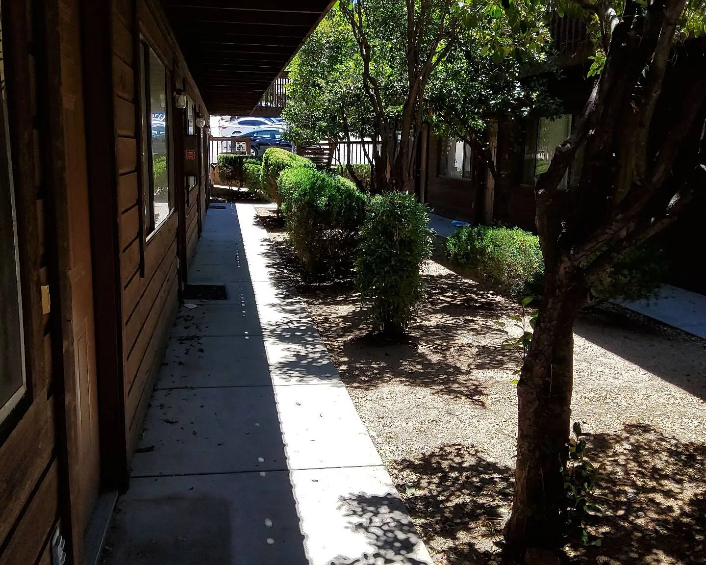 Creekside Apartments — Photo 1