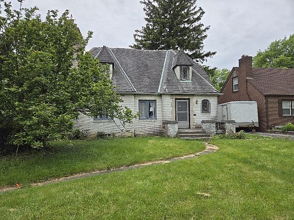 3rd image of 3740 Forest Manor Ave