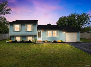 8496 Chinkapin Cir, Cicero, NY 13039