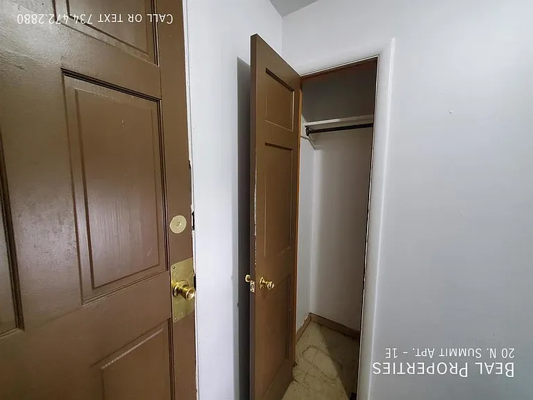 20 N Summit St #1E — Photo 23