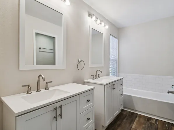 6916 Lake Place Ct #6916, Tampa, FL 33634