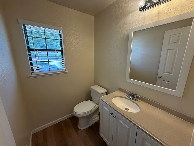 8801 Mohamed Cir — Photo 10